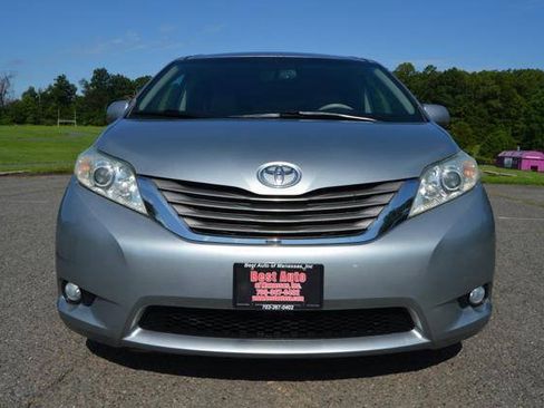 Used 2011 Toyota Sienna XLE w/ XLE Navigation Pkg FWD image 3