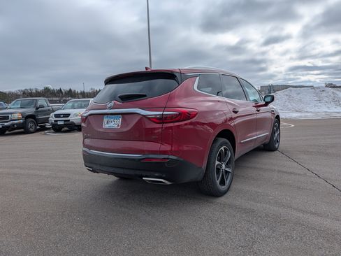 Used 2021 Buick Enclave Essence w/ Sport Touring Edition image 4