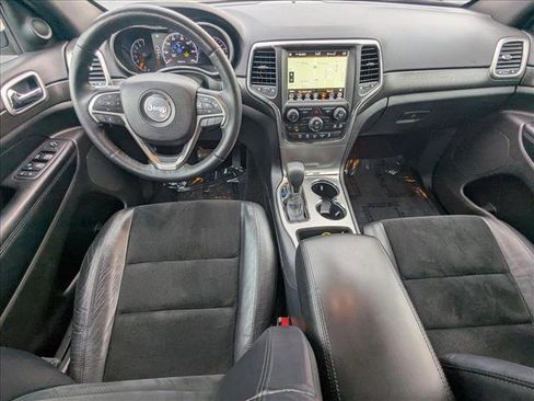 Used 2018 Jeep Grand Cherokee Altitude image 17