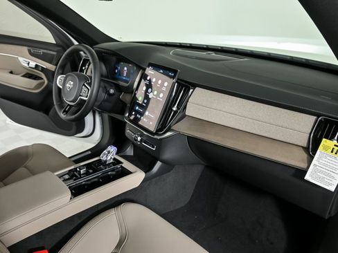 New 2026 Volvo XC90 B6 Plus w/ Protection Package Premier image 24