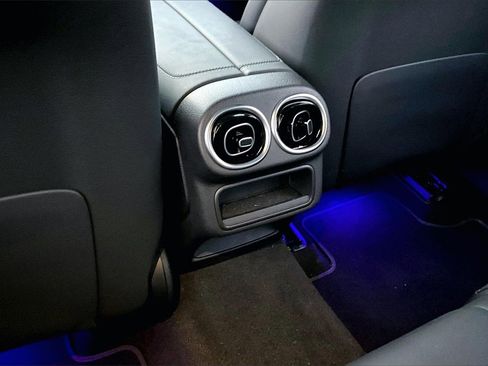 Certified 2025 Mercedes-Benz GLC 43 AMG 4MATIC image 25