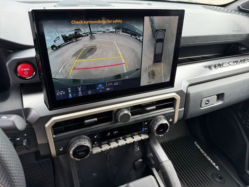 Used 2025 Toyota Tacoma TRD Sport w/ TRD Sport Premium Package AWD/4WD image 17