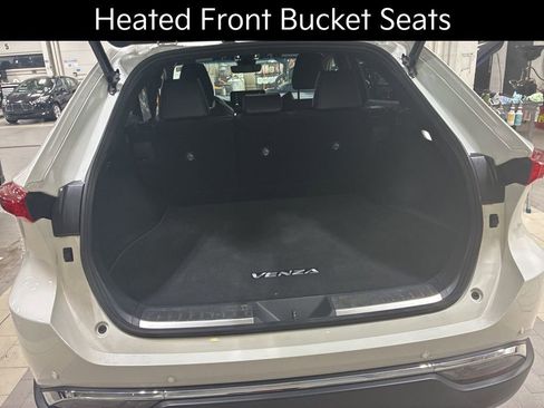 Used 2022 Toyota Venza XLE image 13