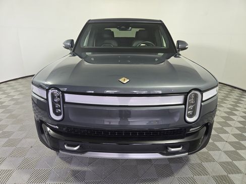 Used 2024 Rivian R1T Adventure image 8
