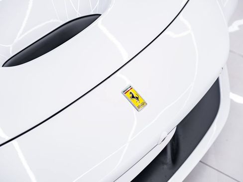 Used 2023 Ferrari F8 Tributo RWD image 8