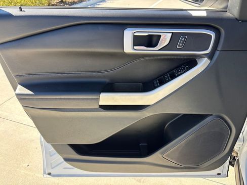 Certified 2021 Ford Explorer XLT w/ Equipment Group 202A image 15