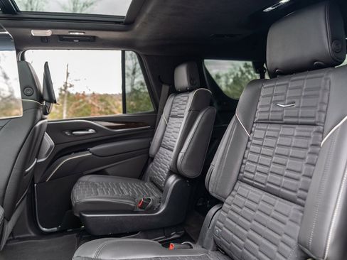 Used 2023 Cadillac Escalade Premium Luxury Platinum image 25