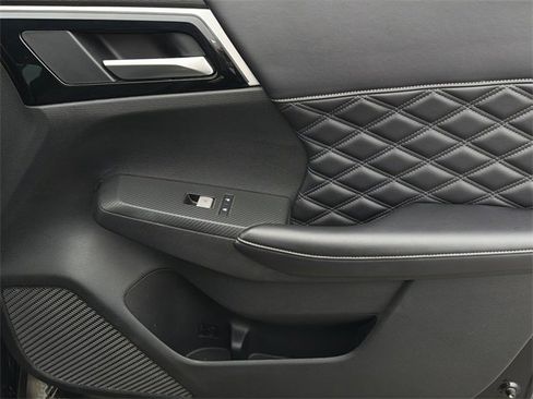 Used 2023 Mitsubishi Outlander SEL image 40