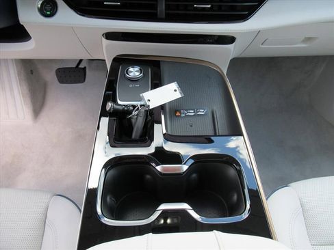 New 2026 Buick Enclave Avenir image 21