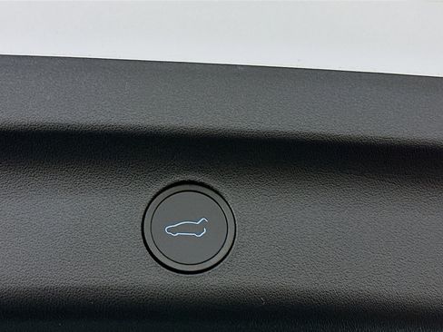 Used 2023 Tesla Model Y Long Range image 32