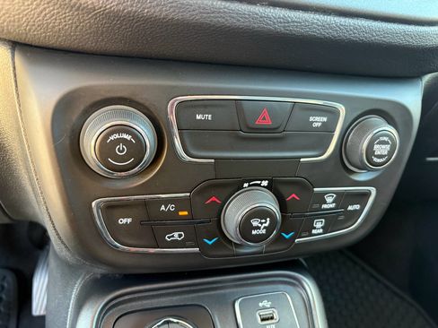 Used 2018 Jeep Compass Trailhawk w/ Leather Interior Group image 20