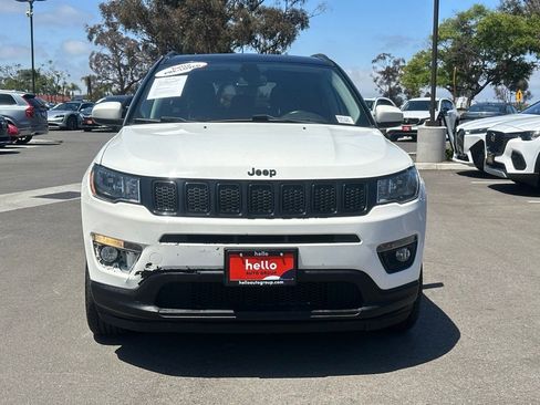 Used 2018 Jeep Compass Latitude w/ Popular Equipment Group AWD/4WD image 4