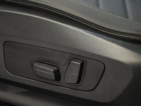 Used 2025 BMW X1 xDrive28i w/ Technology Package image 21