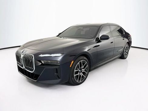 Used 2023 BMW i7 xDrive60 w/ Executive Package 2 AWD/4WD image 1