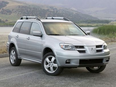 Used 2005 Mitsubishi Outlander XLS