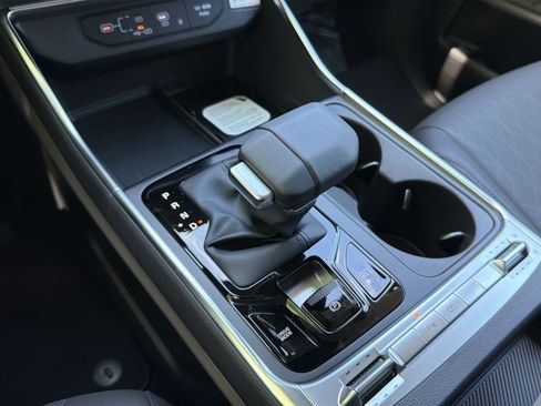 New 2026 Kia Carnival SX FWD image 25