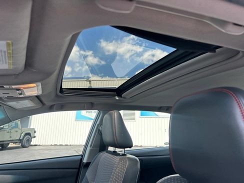 Used 2015 Toyota Camry SE w/ Moonroof Package FWD image 17