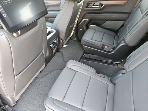 New 2026 GMC Yukon Denali w/ Denali Reserve Package AWD/4WD image 20