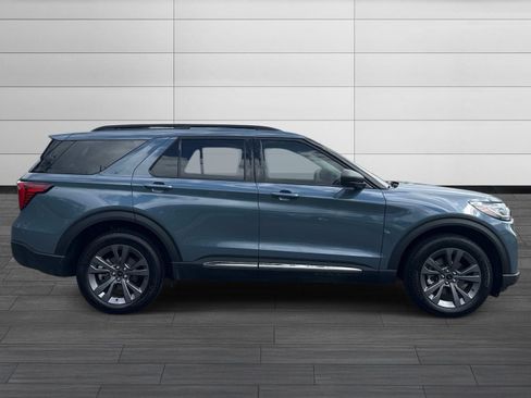 Used 2025 Ford Explorer Active w/ Active Comfort Package AWD/4WD image 3