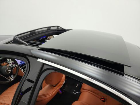 Certified 2024 Mercedes-Benz S 580e 4MATIC Sedan image 11
