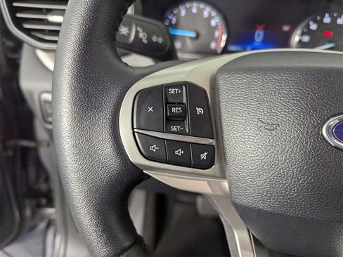 Used 2024 Ford Explorer XLT image 60