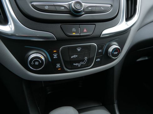 Used 2024 Chevrolet Equinox LS image 23