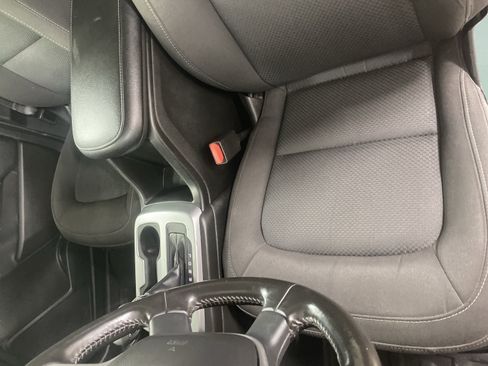 Used 2022 Chevrolet Colorado LT w/ Fleet Safety Package RWD image 13