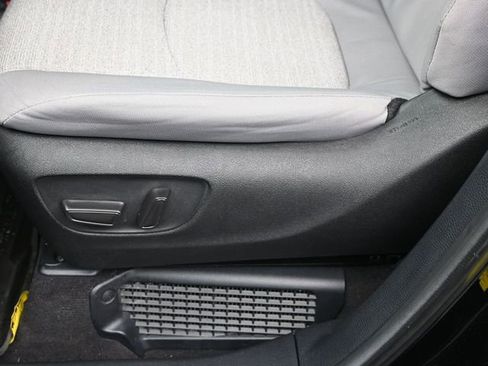 Used 2025 Toyota Sienna LE image 25