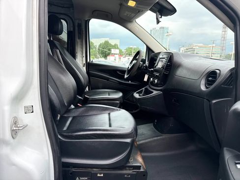 Used 2017 Mercedes-Benz Metris image 25
