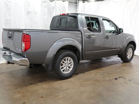 Used 2019 Nissan Frontier SV AWD/4WD image 3