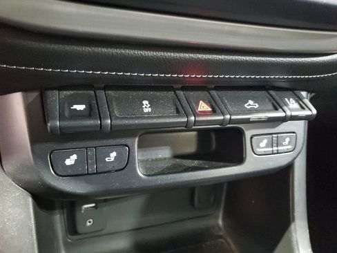 Used 2016 GMC Canyon SLT w/ Driver Alert Package image 22