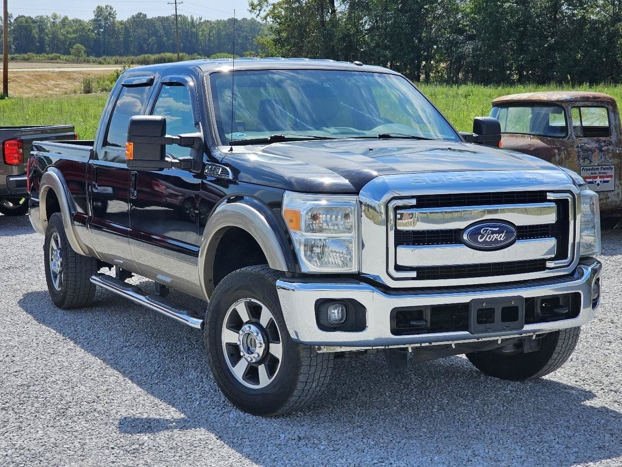 Used 2013 Ford F250 Lariat w/ Lariat Interior Pkg AWD/4WD image 3