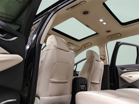 Used 2024 Buick Enclave Avenir image 32