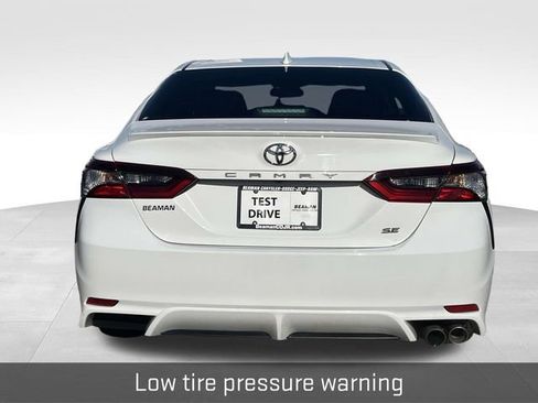 Used 2024 Toyota Camry SE image 6