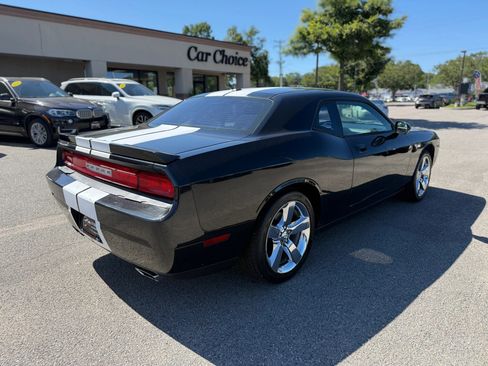 Used 2009 Dodge Challenger R/T RWD image 8