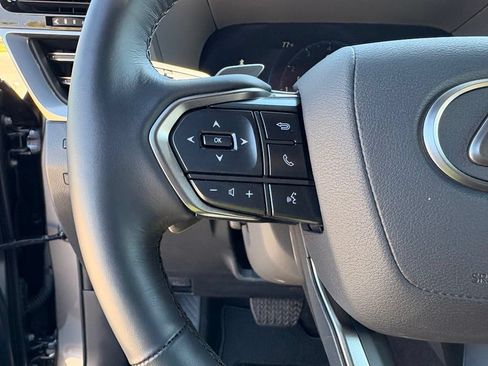 Used 2025 Lexus GX 550 w/ Accessory Package (2T) AWD/4WD image 25