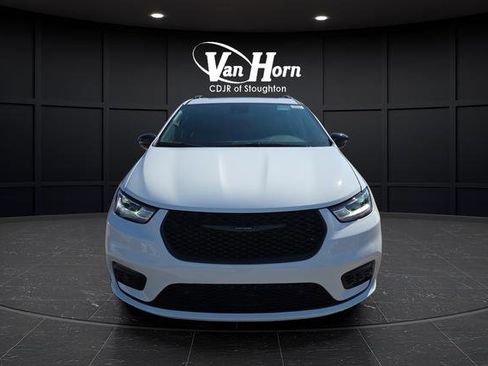 New 2026 Chrysler Pacifica Limited w/ S Appearance Package image 12