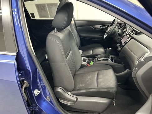 Used 2020 Nissan Rogue SV w/ Sun & Sound Touring Package image 24