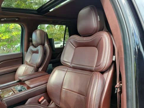 Used 2020 Lincoln Navigator Black Label w/ Cargo Convenience Package AWD/4WD image 19