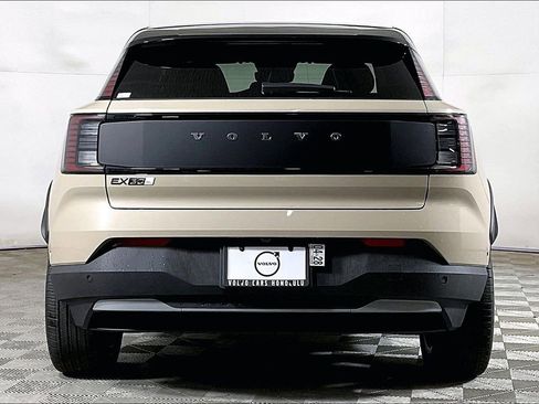 New 2026 Volvo EX30 Cross Country Ultra w/ Protection Package Premier AWD/4WD image 3