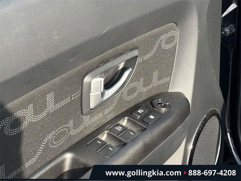 Used 2013 Kia Soul + image 13