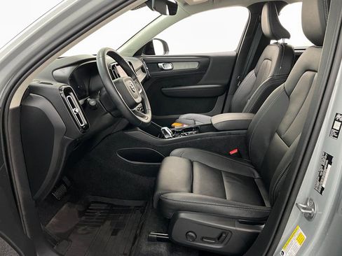 Used 2026 Volvo XC40 B5 Plus w/ Protection Package Premier image 9