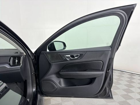 Used 2020 Volvo V60 T5 Cross Country AWD/4WD image 29