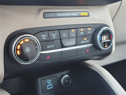 Certified 2020 Ford Escape SE image 21