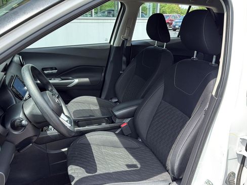 Used 2023 Nissan Kicks SV FWD image 12