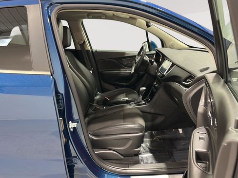 Used 2020 Buick Encore Preferred w/ Safety Package image 27