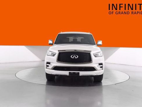 Used 2024 INFINITI QX80 Sensory AWD/4WD image 2