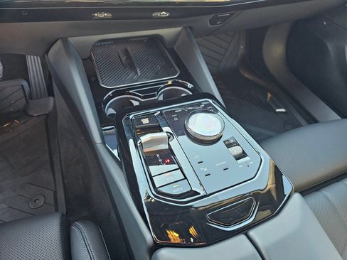 Certified 2025 BMW 530i xDrive 530i xDrive w/ Premium Package image 21