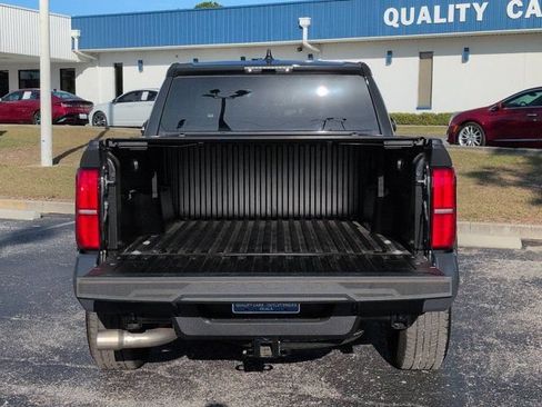 Used 2025 Toyota Tacoma TRD Sport RWD image 12