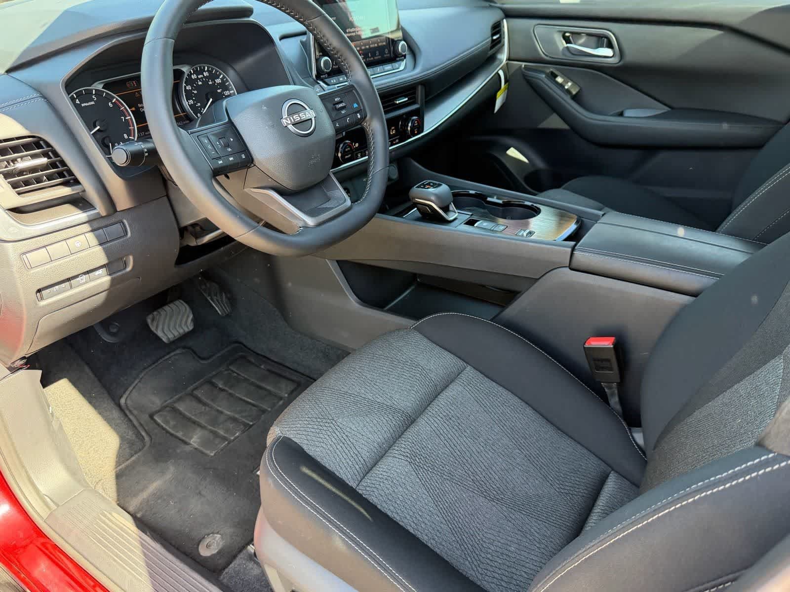 Used 2026 Nissan Rogue SV FWD image 19